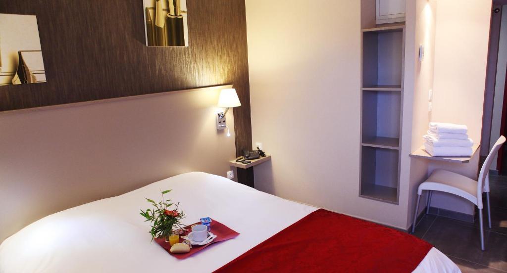 Hotel Le Coudon La Farlède Szoba fotó